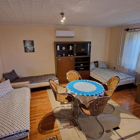 Friendly Apartment In The Suburb. Budapest Esterno foto
