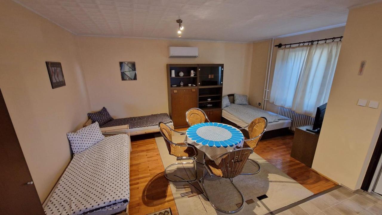 Friendly Apartment In The Suburb. Budapest Esterno foto