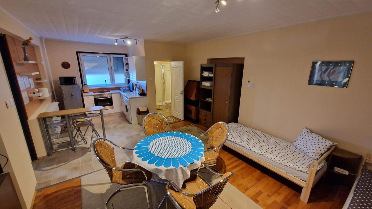 Friendly Apartment In The Suburb. Budapest Esterno foto