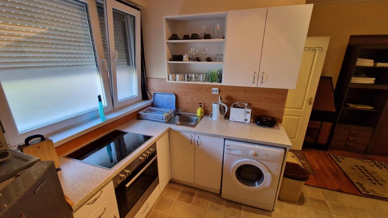 Friendly Apartment In The Suburb. Budapest Esterno foto