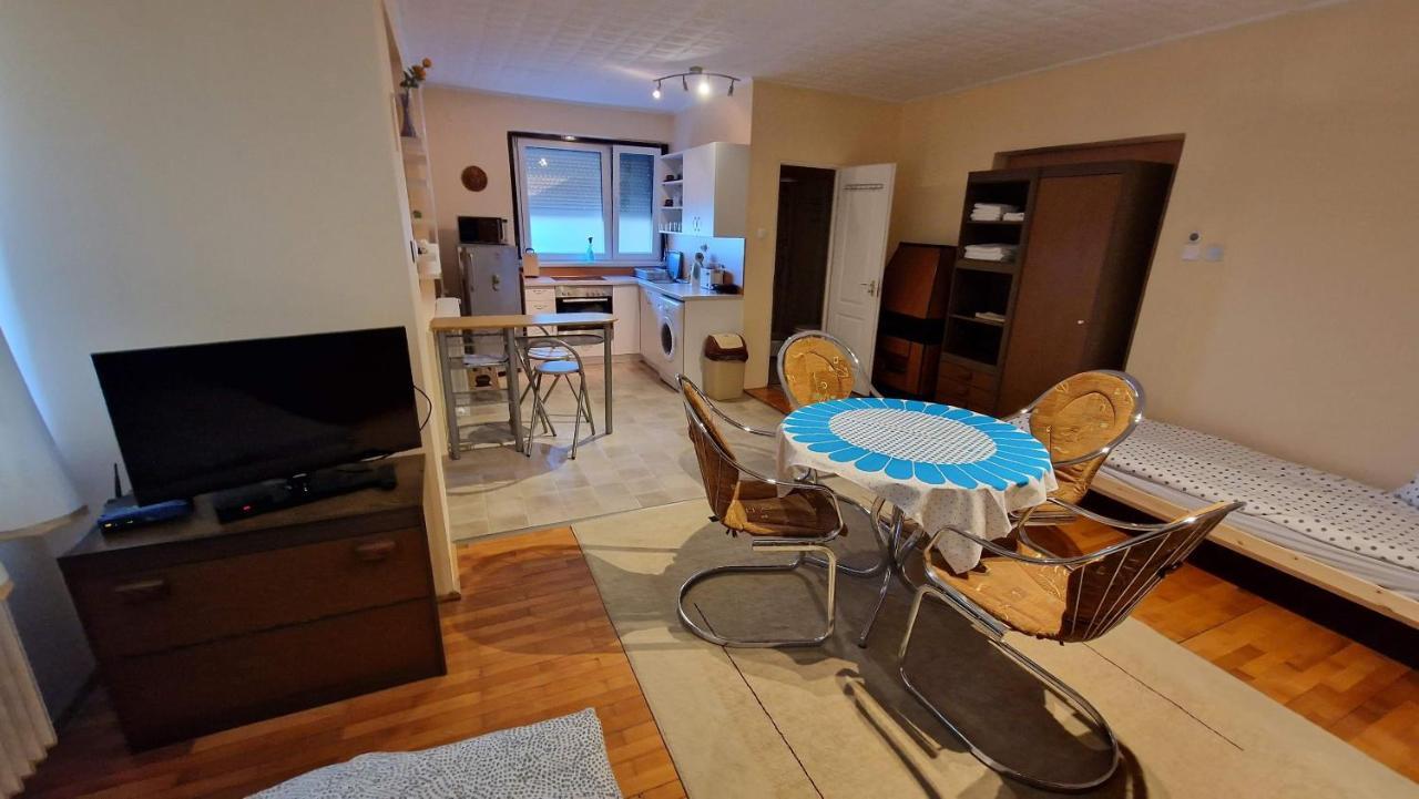 Friendly Apartment In The Suburb. Budapest Esterno foto